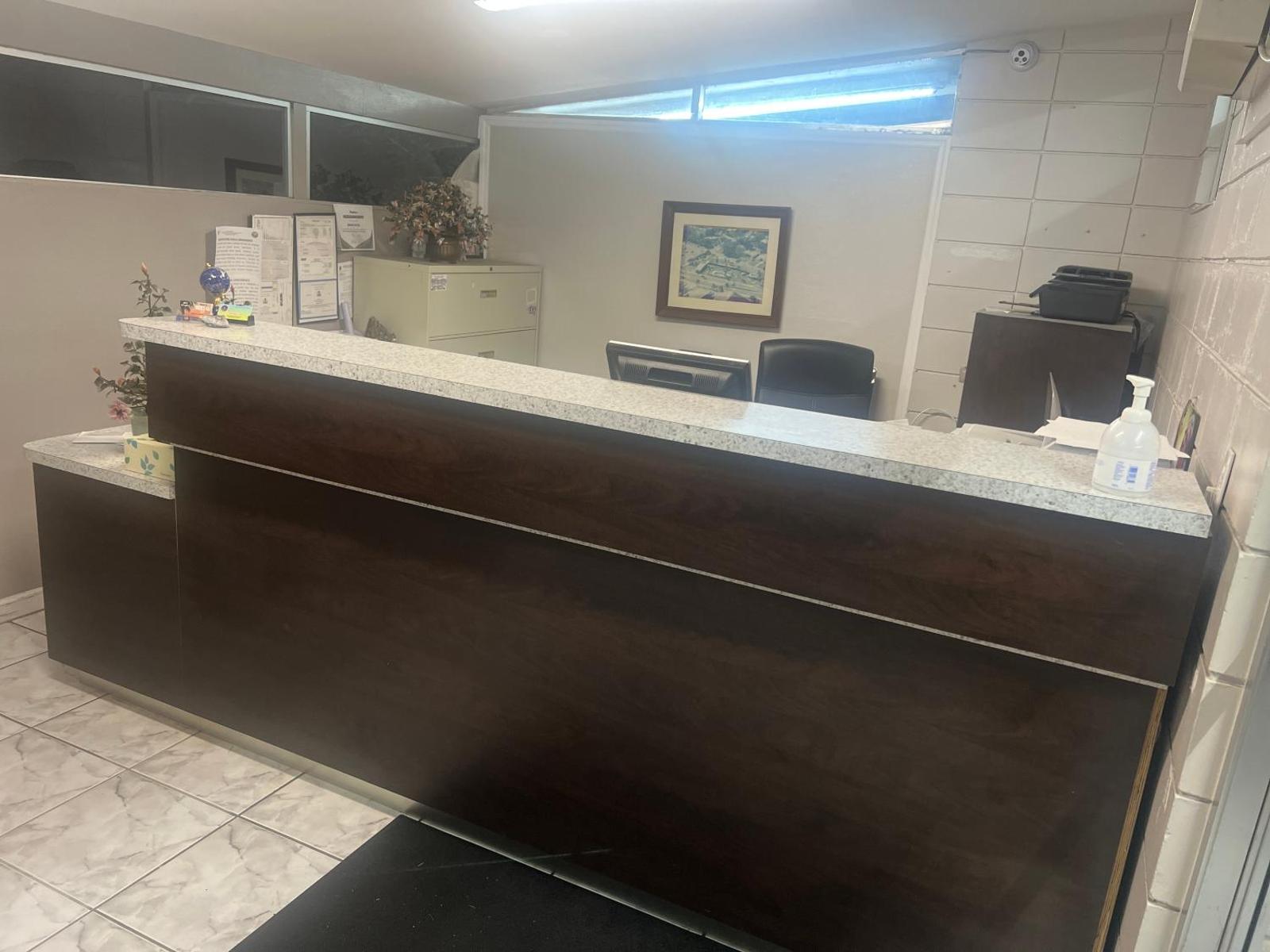 Flamingo Inn Sarasota front desk and reception area